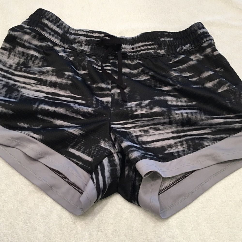 Reebok Small gray black gray trim patterned exercise shorts elastic waist